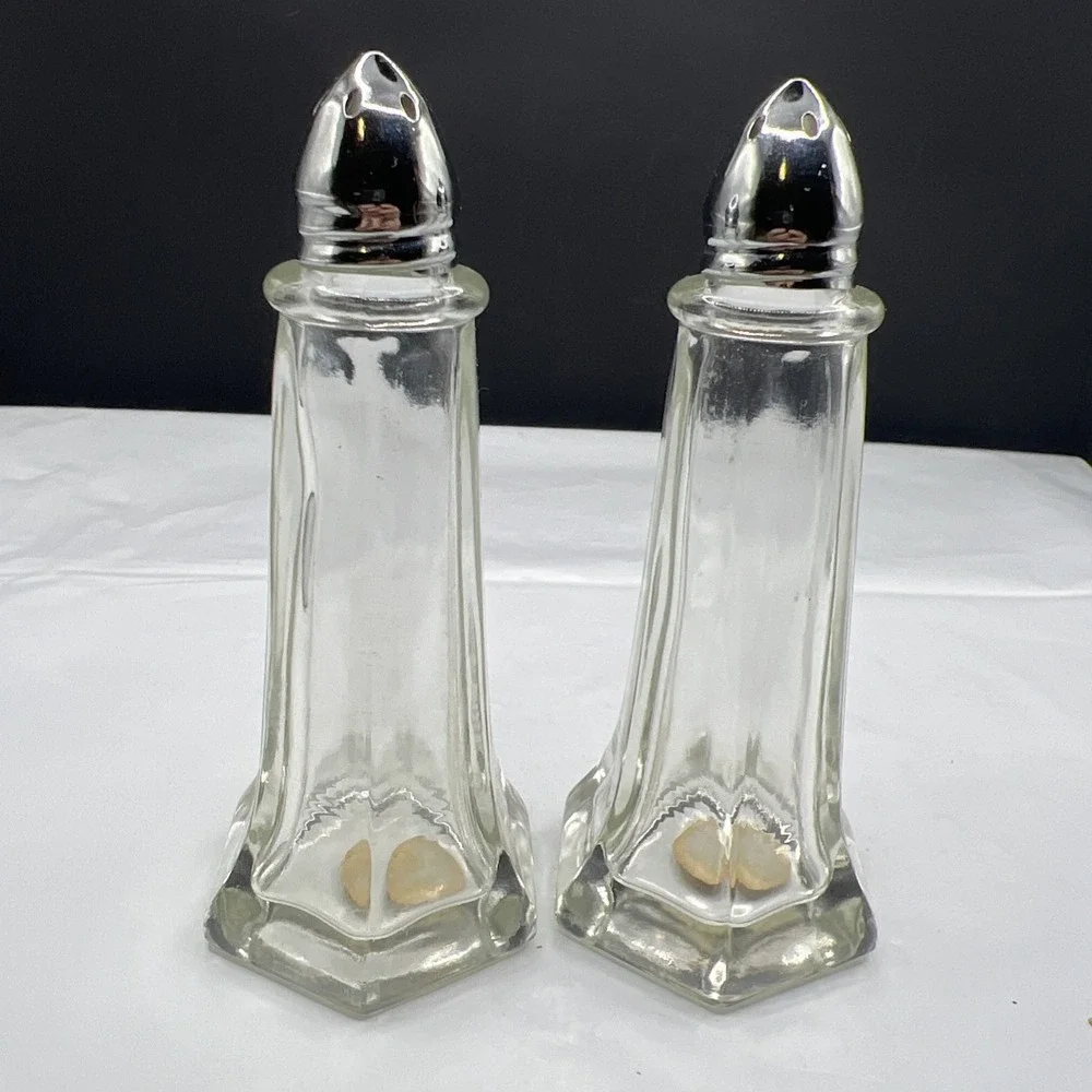 Vintage Reiner Products Clear Glass Salt and Pepper Shakers 4.5 Inch Set